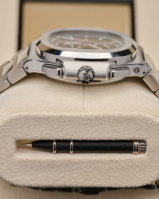 Patek Philippe Nautilus 5990/1A-001 Image 5